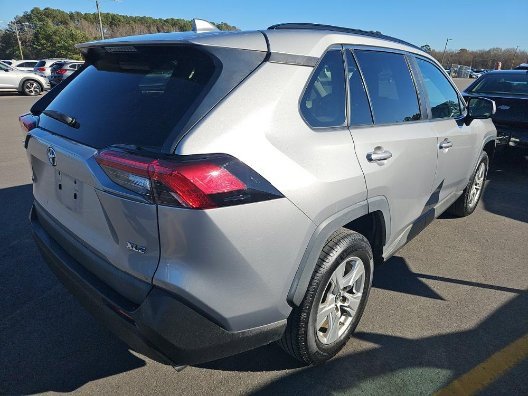 Used 2019 Toyota RAV4 XLE image 3