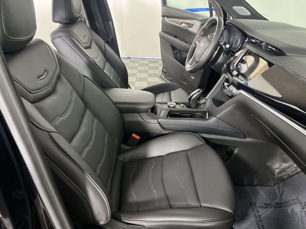Certified 2025 Cadillac XT6 Sport w/ Platinum Package AWD/4WD image 30