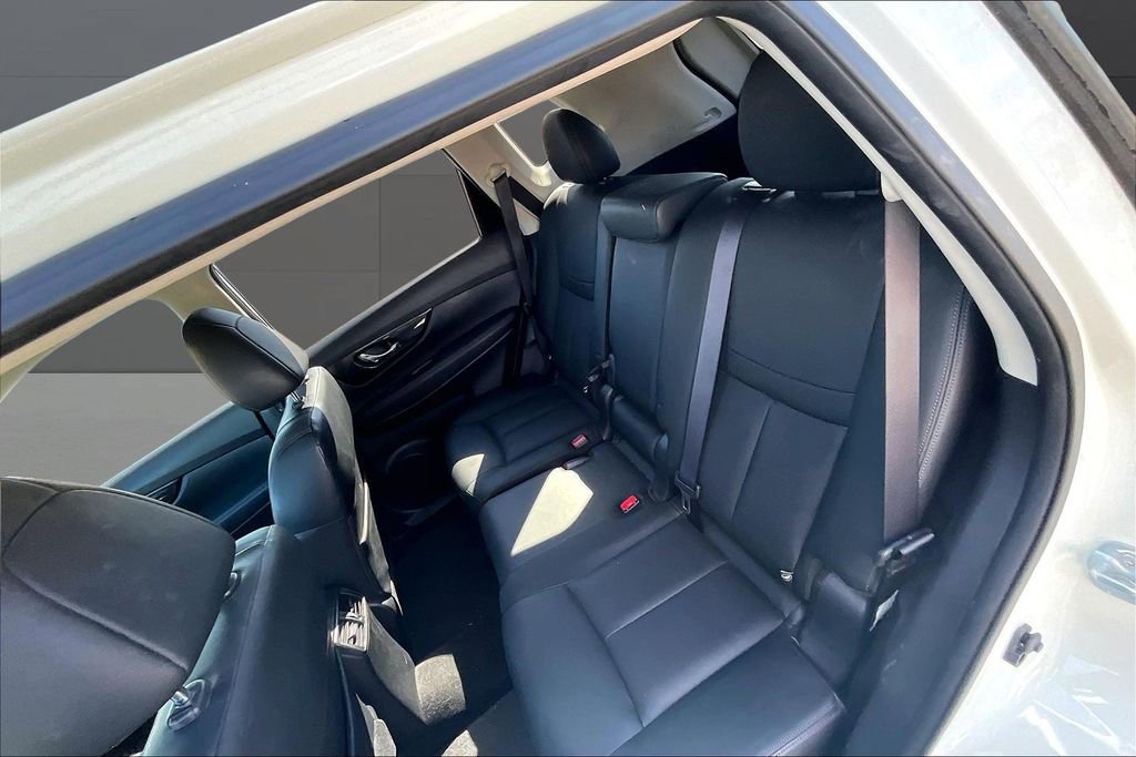 Used 2017 Nissan Rogue SL w/ SL Premium Package AWD/4WD image 26