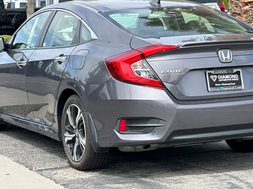 Used 2018 Honda Civic Touring image 4