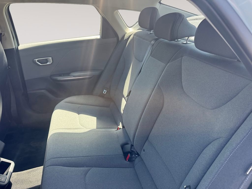 Used 2025 Kia K4 LXS image 13