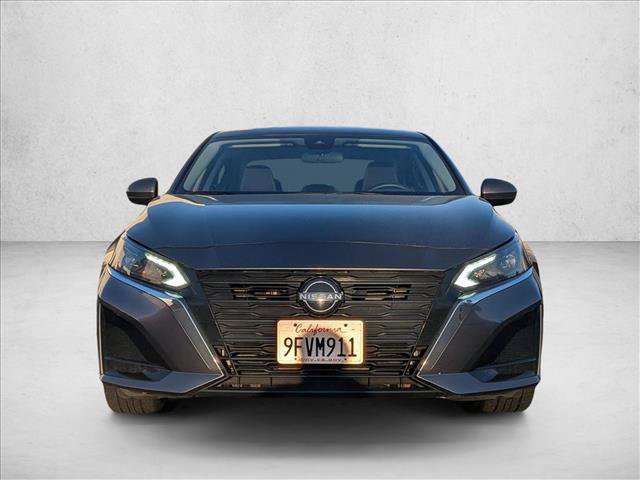 Used 2023 Nissan Altima 2.5 SV image 2