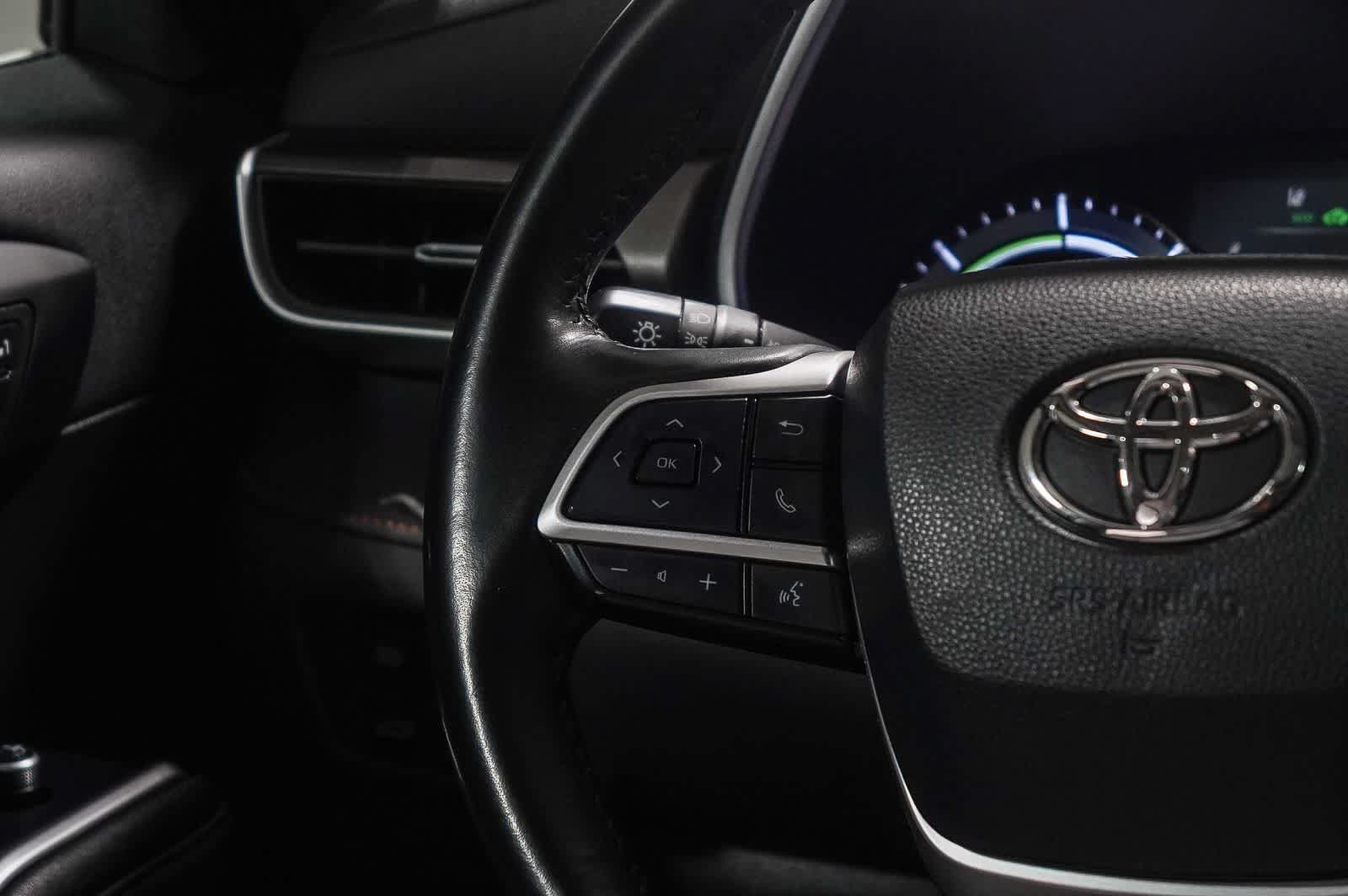 Used 2023 Toyota Highlander Bronze Edition FWD image 10