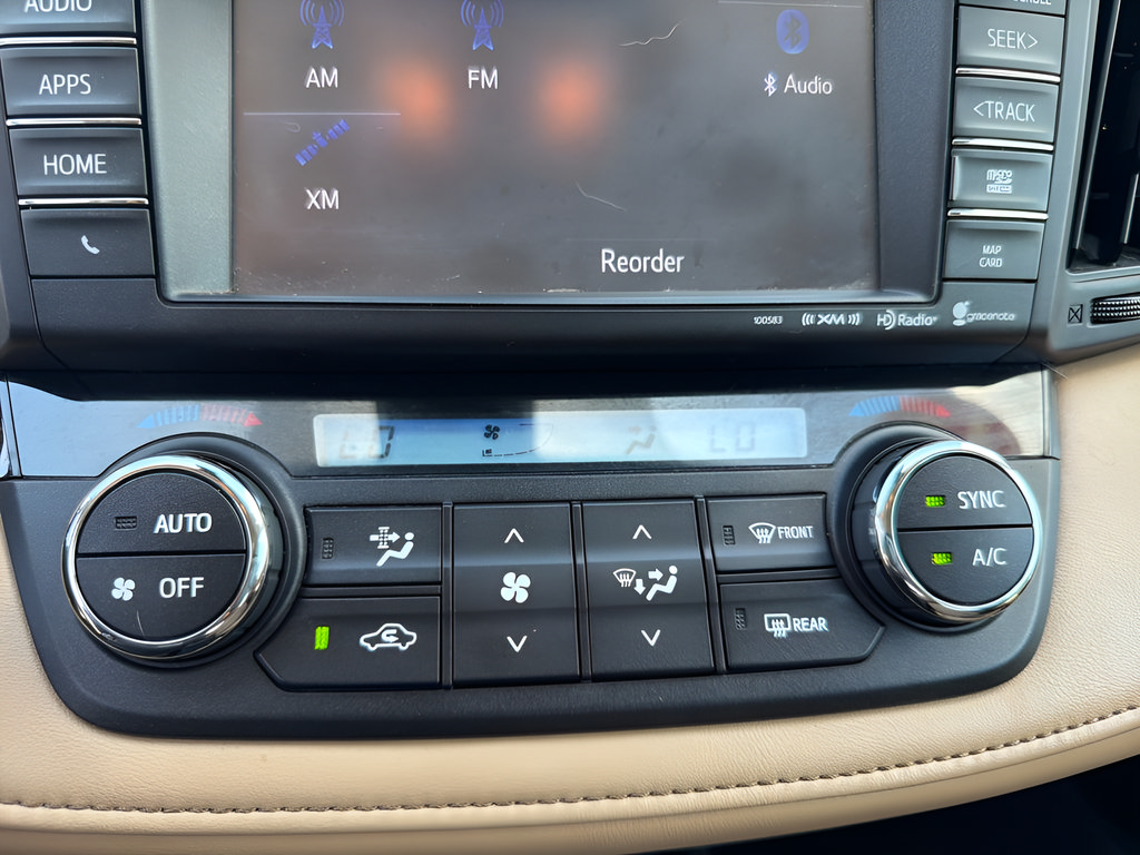 Used 2018 Toyota RAV4 Limited FWD image 33
