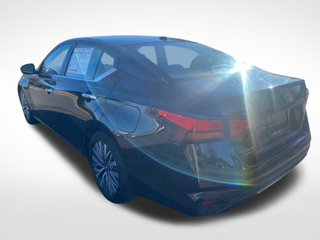 Used 2024 Nissan Altima 2.5 SV image 5