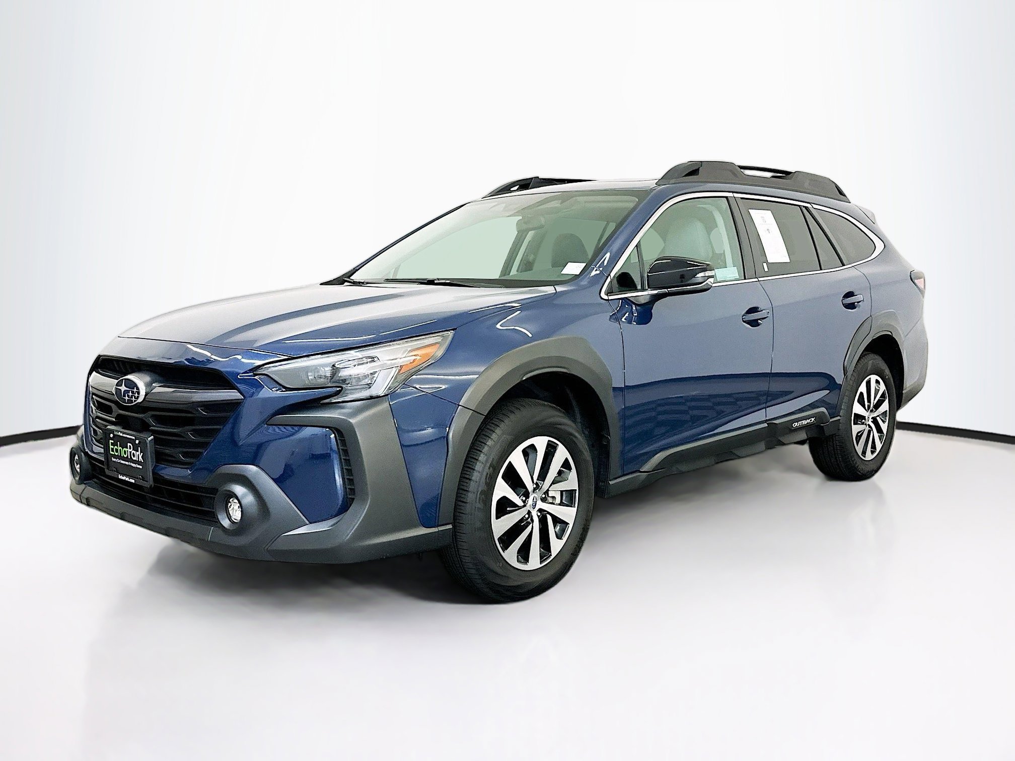 Used 2025 Subaru Outback Premium image 3