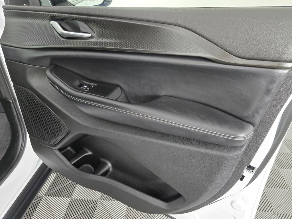 Used 2023 Jeep Grand Cherokee Altitude image 40