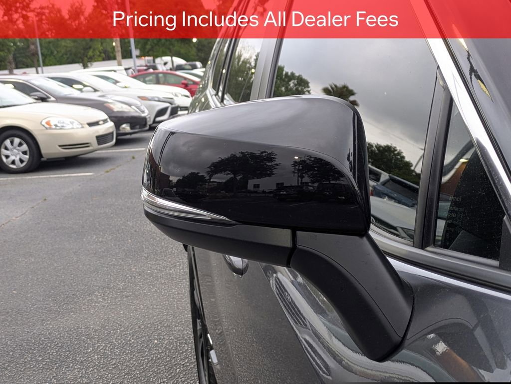 Used 2025 Toyota RAV4 XSE AWD/4WD image 13