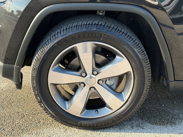 Used 2016 Jeep Grand Cherokee Limited AWD/4WD image 15