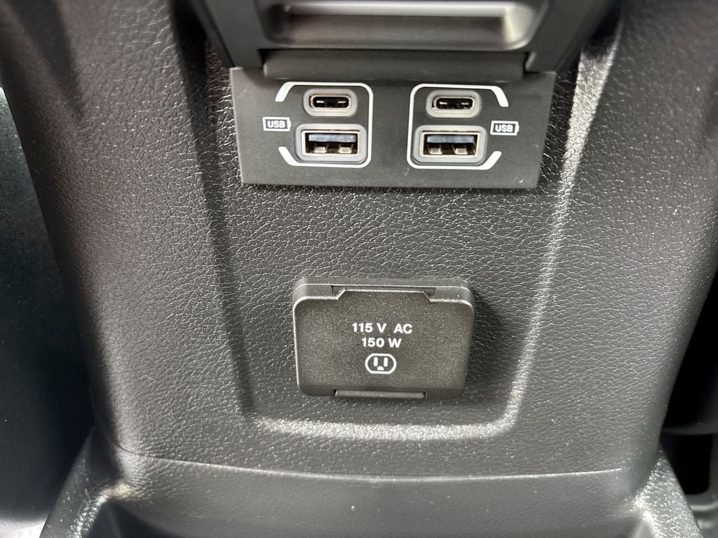 Used 2024 Jeep Wrangler Unlimited Sahara AWD/4WD image 33