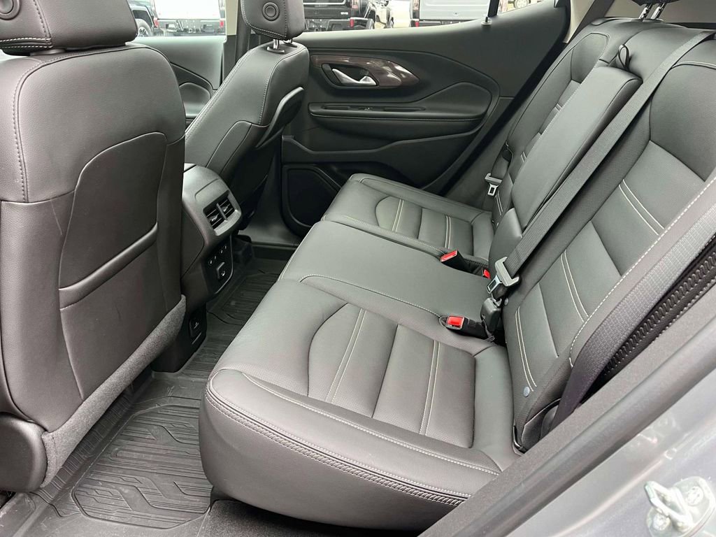 Used 2024 GMC Terrain Denali w/ Denali Premium Package image 16