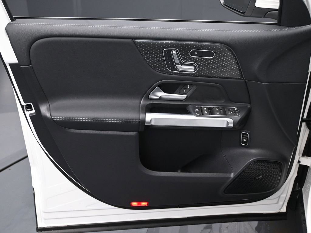 New 2024 Mercedes-Benz EQB 300 4MATIC image 23