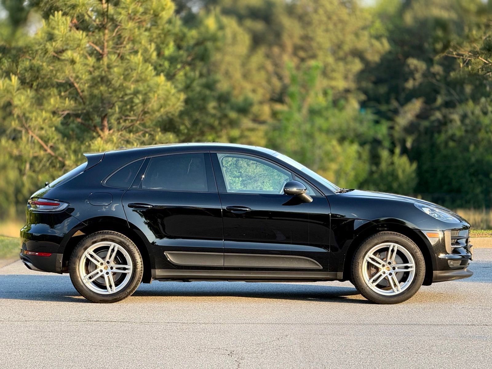 Used 2019 Porsche Macan AWD/4WD image 12