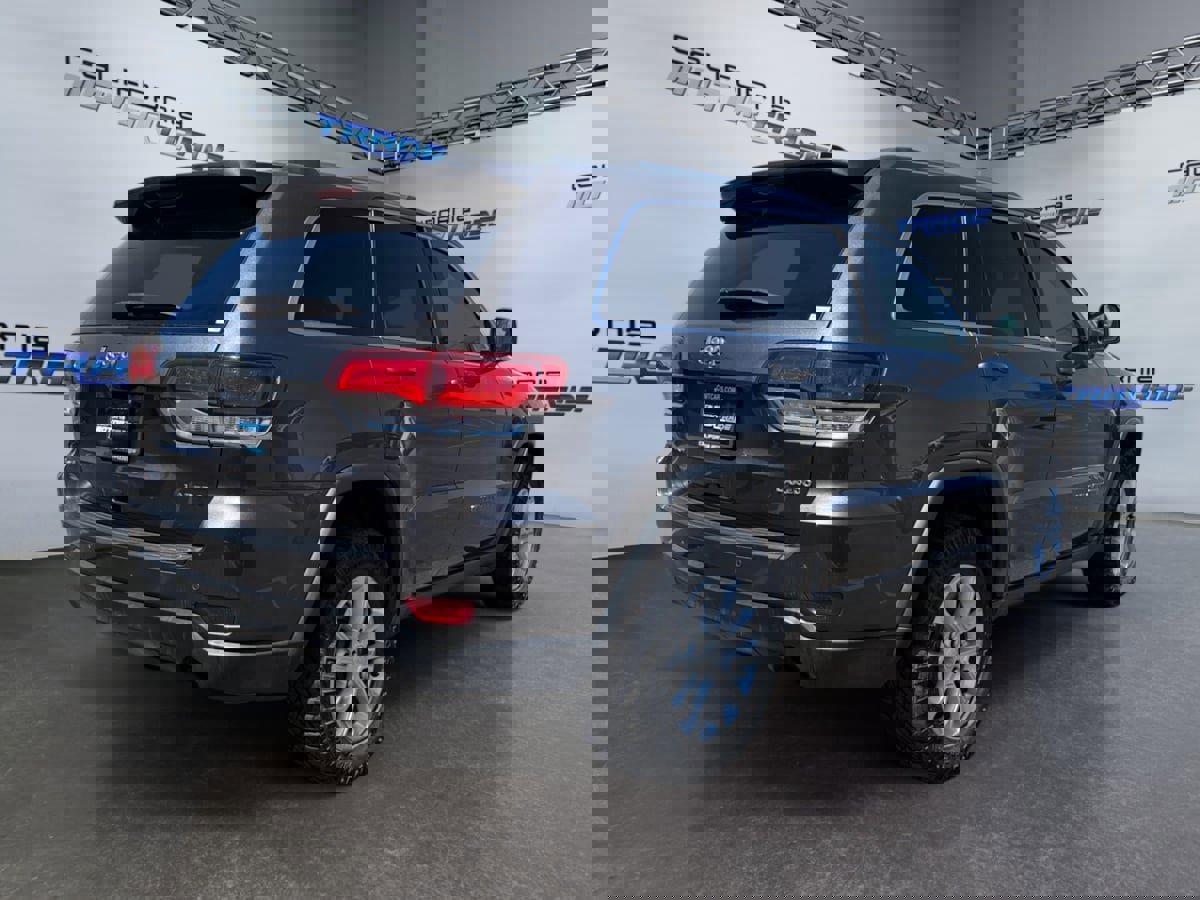 Used 2021 Jeep Grand Cherokee Laredo image 5