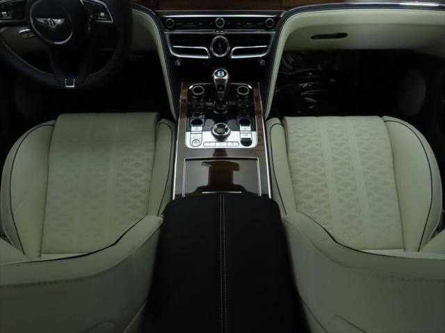 Used 2025 Bentley Flying Spur Plug-In Hybrid image 18
