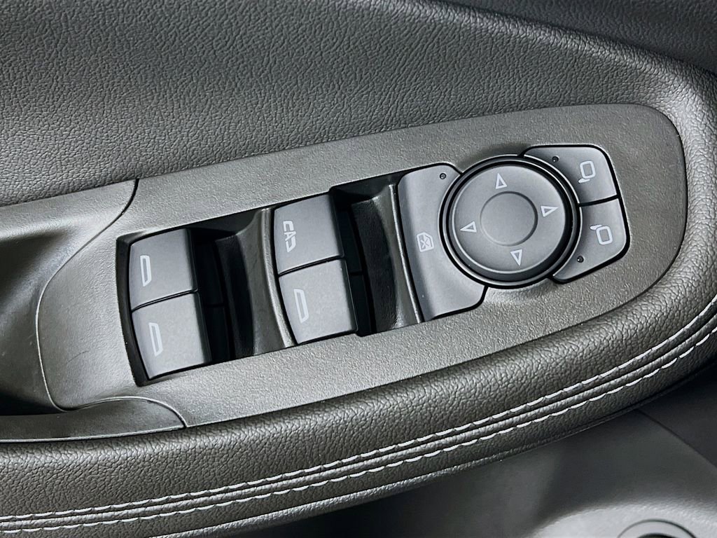 Used 2026 Buick Encore GX Avenir w/ Avenir Technology Package image 16