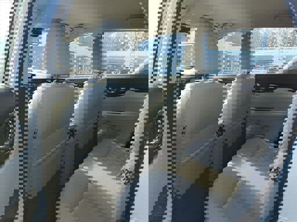 Used 2022 Nissan Rogue Sport SL image 21