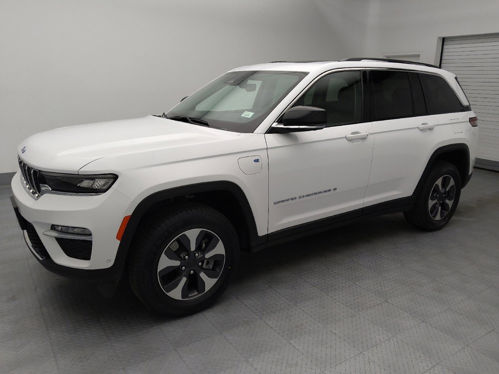 Used 2022 Jeep Grand Cherokee Limited 4xe w/ Luxury Tech Group II image 2