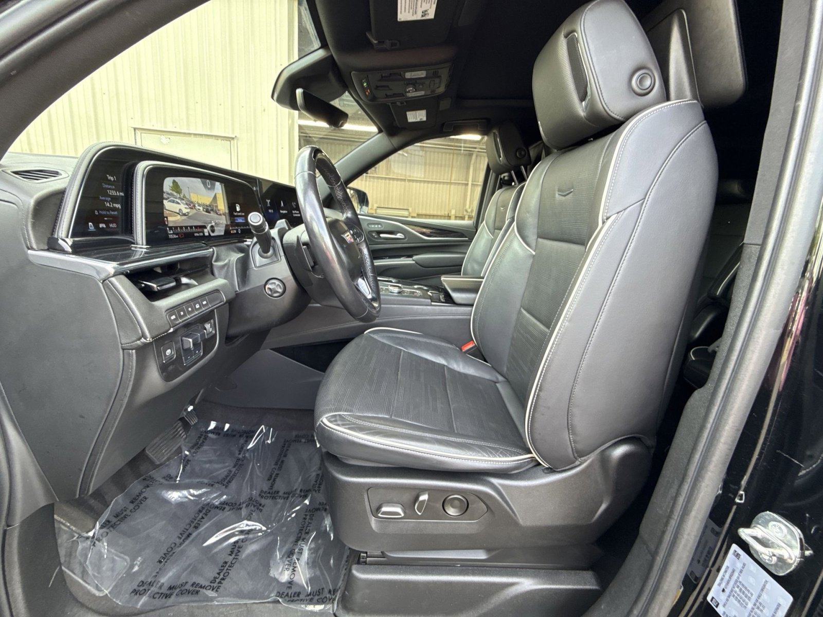Used 2023 Cadillac Escalade Sport AWD/4WD image 13