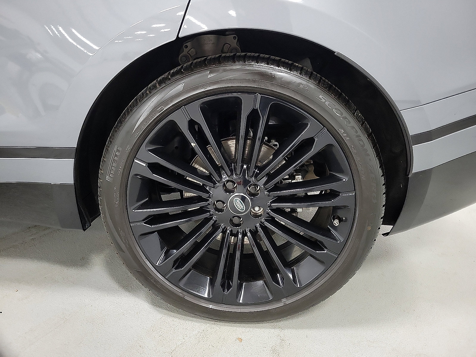 Used 2024 Land Rover Range Rover Velar Dynamic HSE image 8