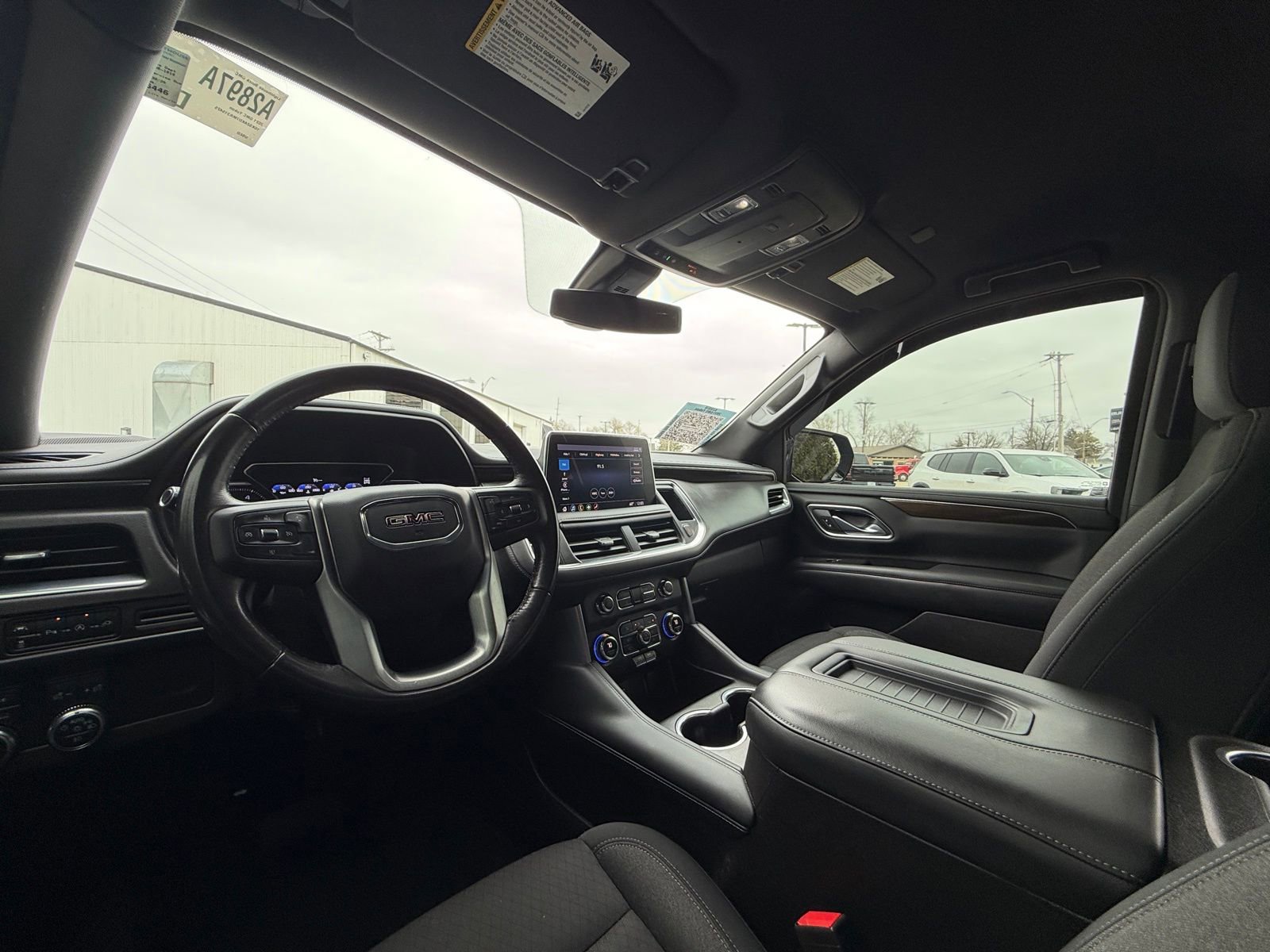Used 2021 GMC Yukon SLE w/ Gmc Pro Safety Plus Package image 17