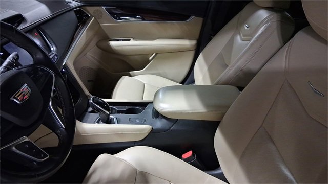 Used 2018 Cadillac XT5 Luxury w/ Driver Awareness Package image 9
