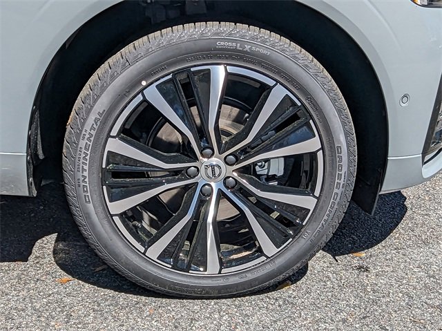 New 2025 Volvo XC60 B5 Plus w/ Climate Package image 12