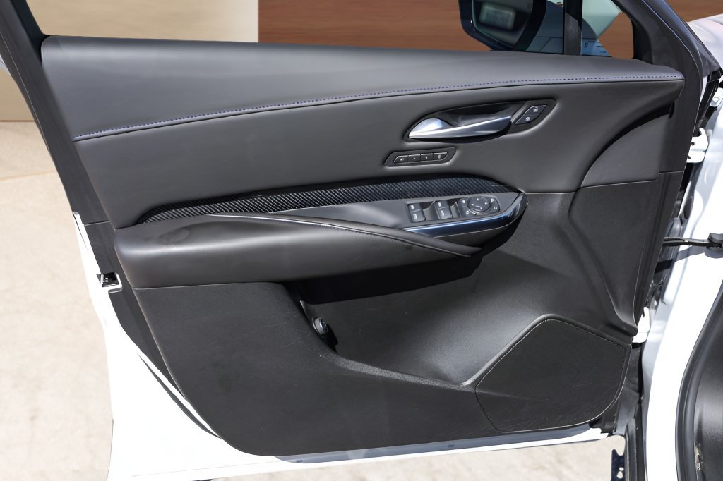 Certified 2025 Cadillac XT4 Sport FWD image 22