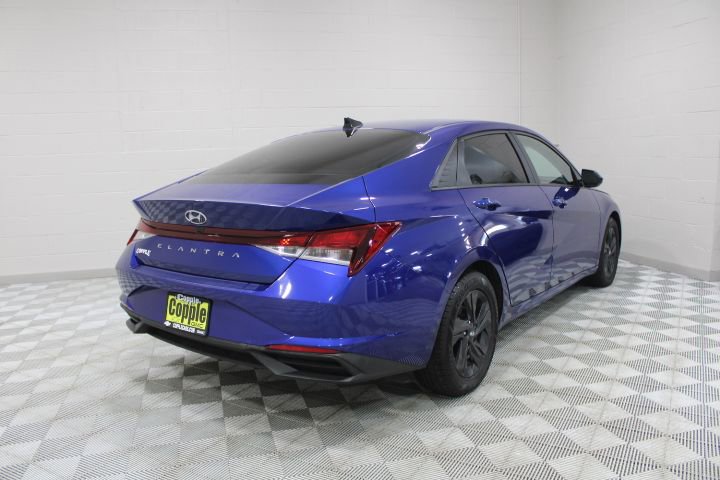 Used 2023 Hyundai Elantra SEL image 11