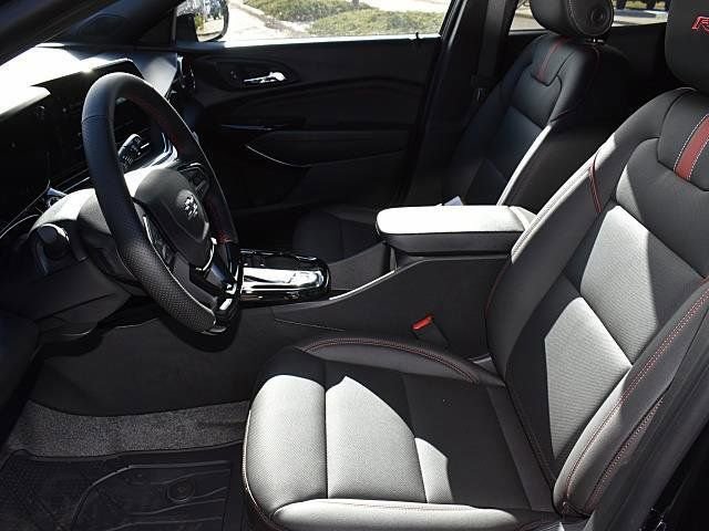 New 2026 Chevrolet Trax RS w/ Sunroof Package image 7