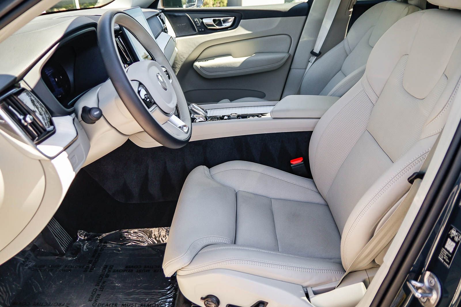 Used 2026 Volvo XC60 B5 Ultra w/ Protection Package Premier image 21