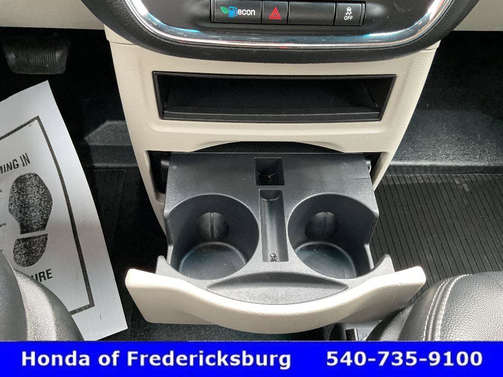Used 2017 Dodge Grand Caravan SXT FWD image 39