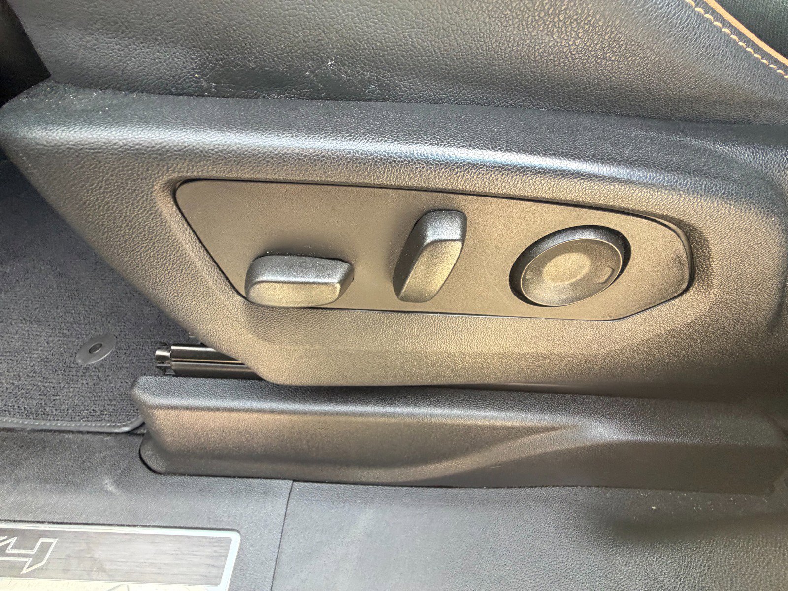 Certified 2023 GMC Yukon AT4 image 7