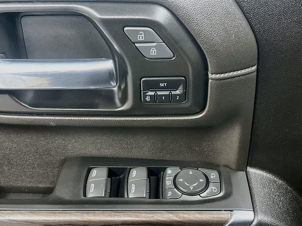 Used 2022 Chevrolet Silverado 2500 LTZ w/ LTZ Plus Package AWD/4WD image 18