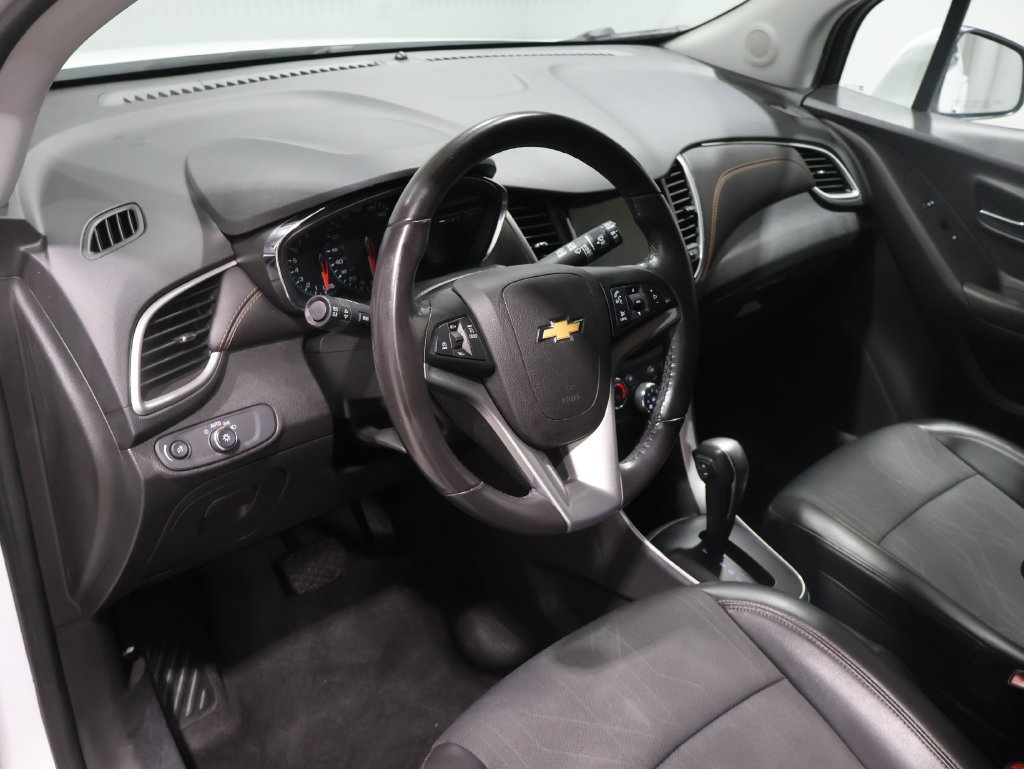 Used 2019 Chevrolet Trax LT w/ LT Convenience Package AWD/4WD image 15