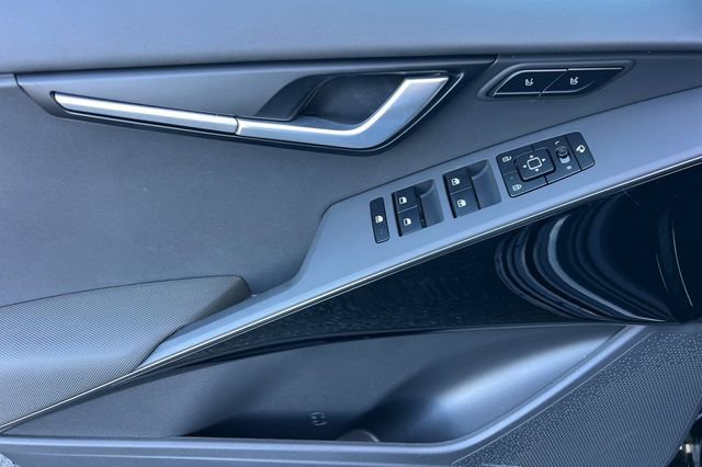 Used 2025 Kia Niro Wave image 14
