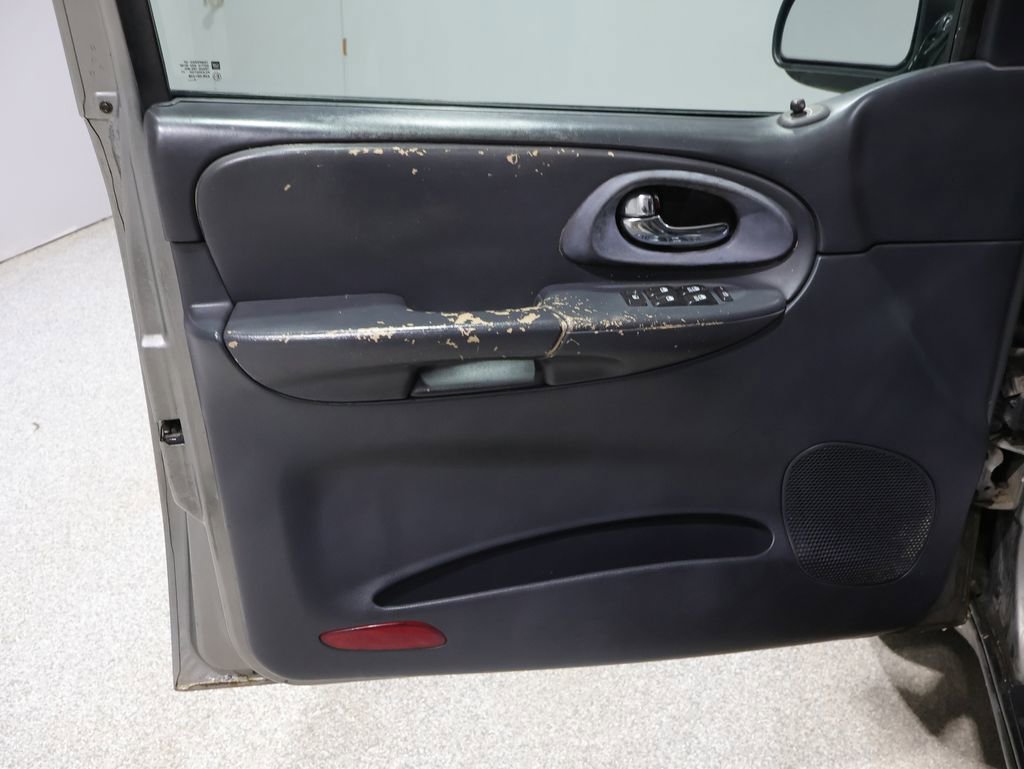 Used 2005 Chevrolet TrailBlazer LS w/ LS Preferred Equipment Group image 13