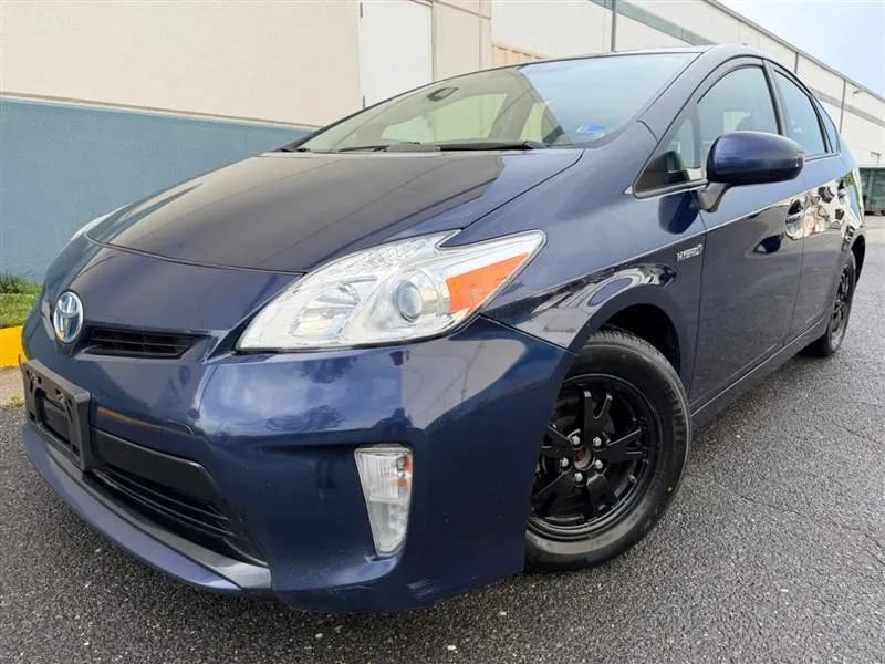 Used 2015 Toyota Prius Persona Series FWD image 1