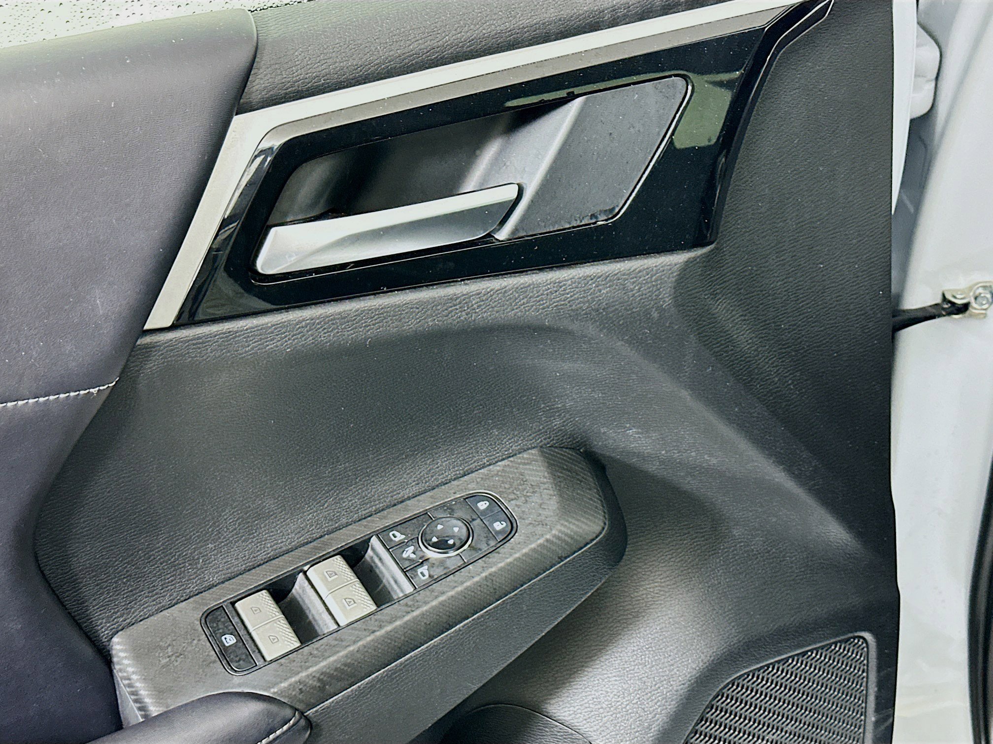 Used 2024 Mitsubishi Outlander SE image 15