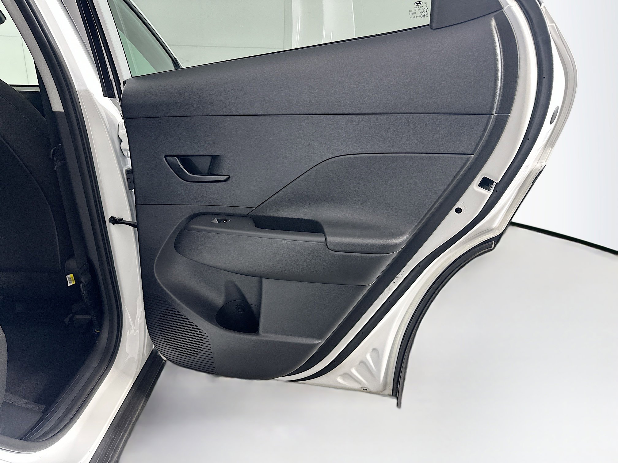 Used 2025 Hyundai Kona SEL image 31