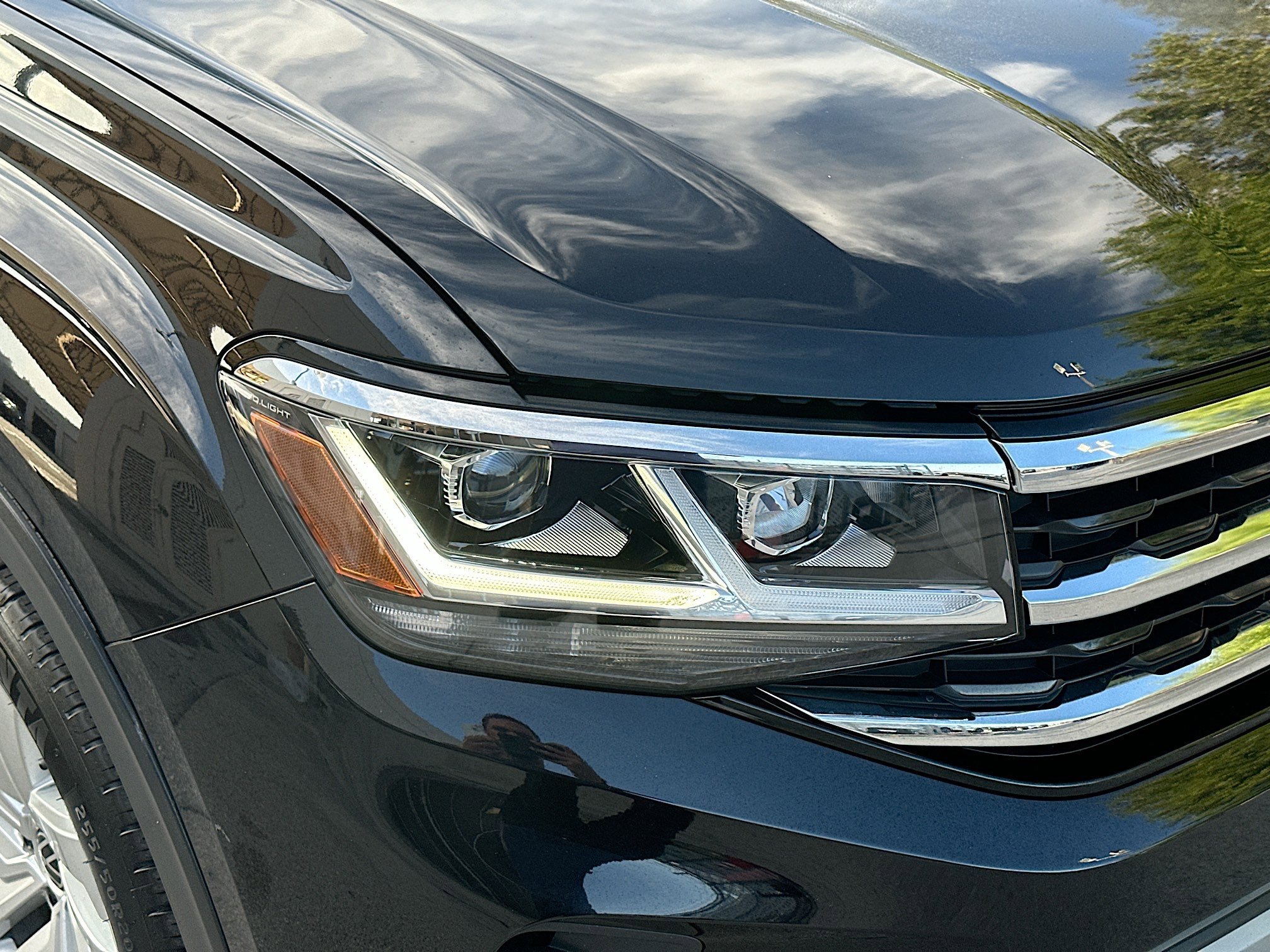 Used 2021 Volkswagen Atlas Cross Sport SE w/ V6 Towing Package image 34