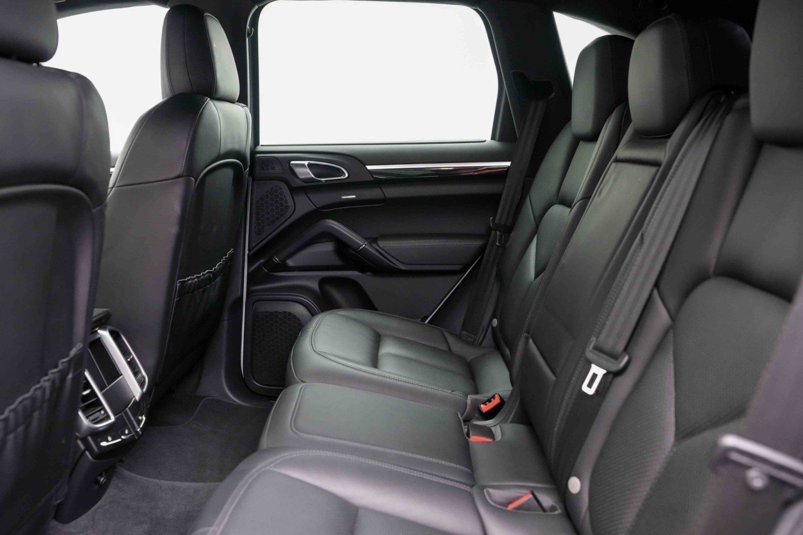 Used 2015 Porsche Cayenne Diesel AWD/4WD image 25