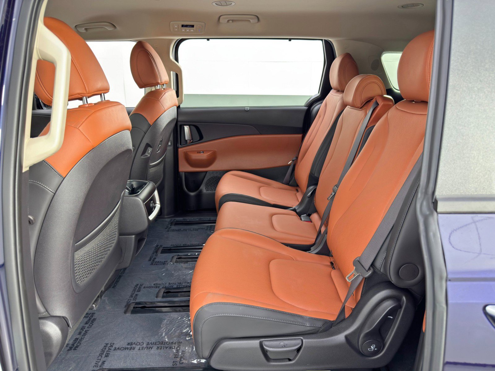 Used 2025 Kia Carnival EX FWD image 48