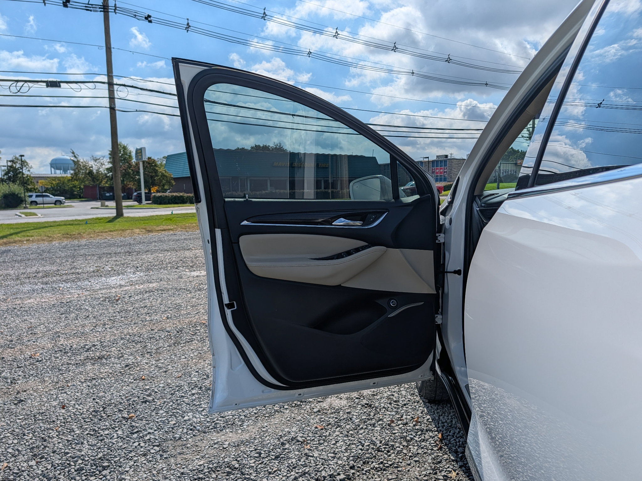 Used 2019 Buick Enclave Essence FWD image 10