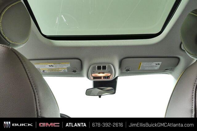 Used 2025 Chevrolet Trax ACTIV w/ Sunroof Package FWD image 17