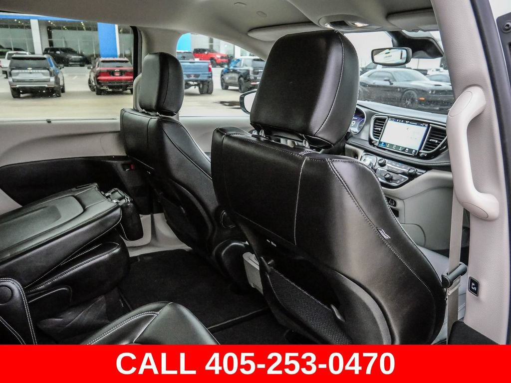 Used 2024 Chrysler Pacifica Touring-L AWD/4WD image 37