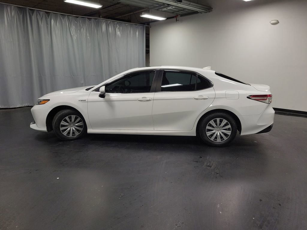 Used 2020 Toyota Camry LE w/ Sunroof Package image 5