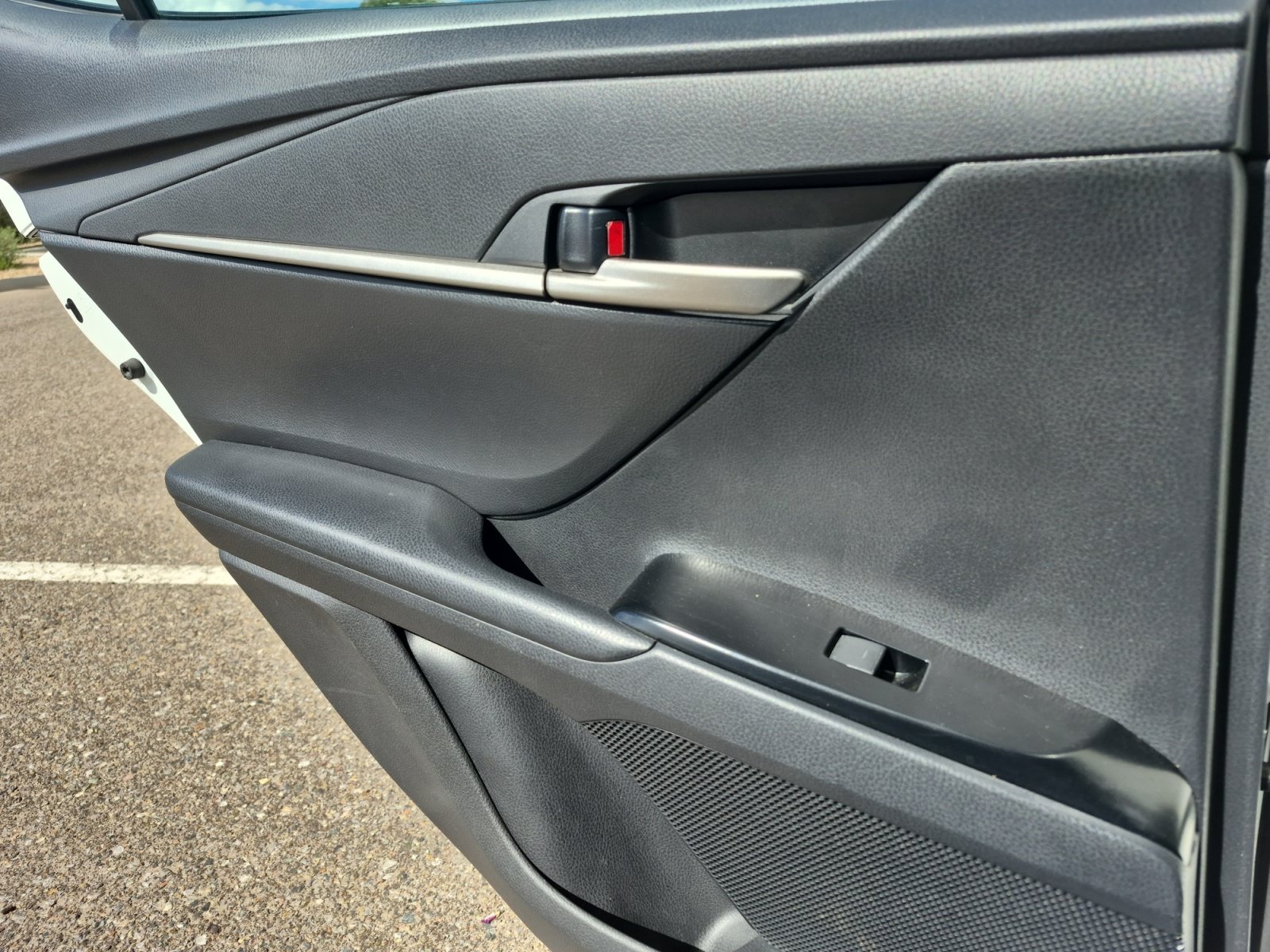 Used 2025 Toyota Camry SE FWD image 19