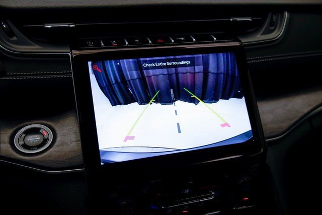 Used 2024 Jeep Grand Cherokee Limited image 28