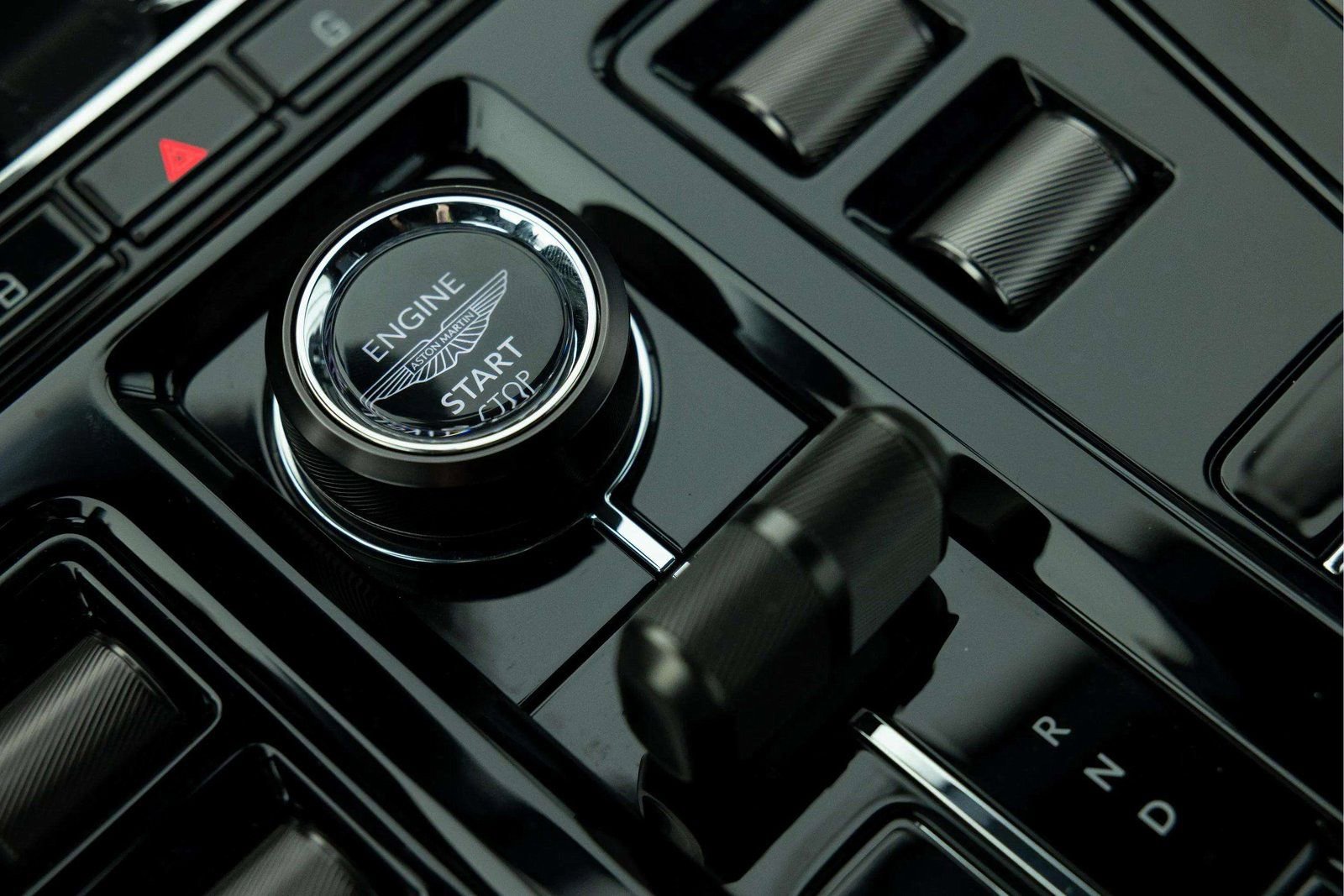 Used 2025 Aston Martin DBX 707 image 34